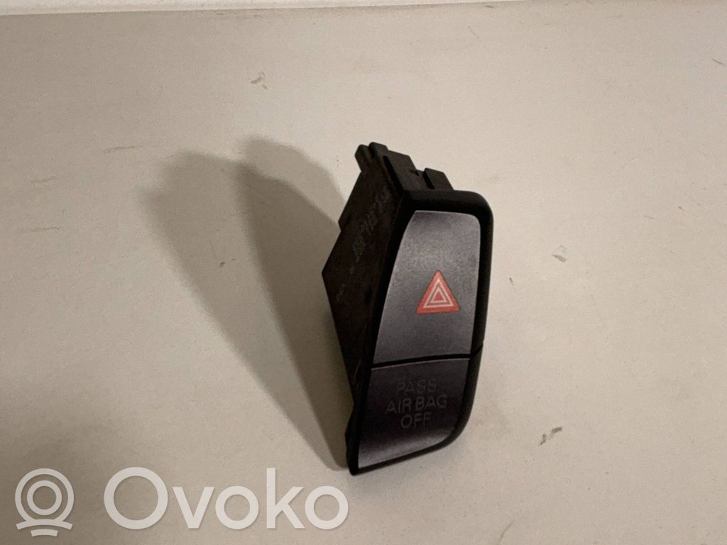 Audi A5 8T 8F Hätävilkkujen kytkin
