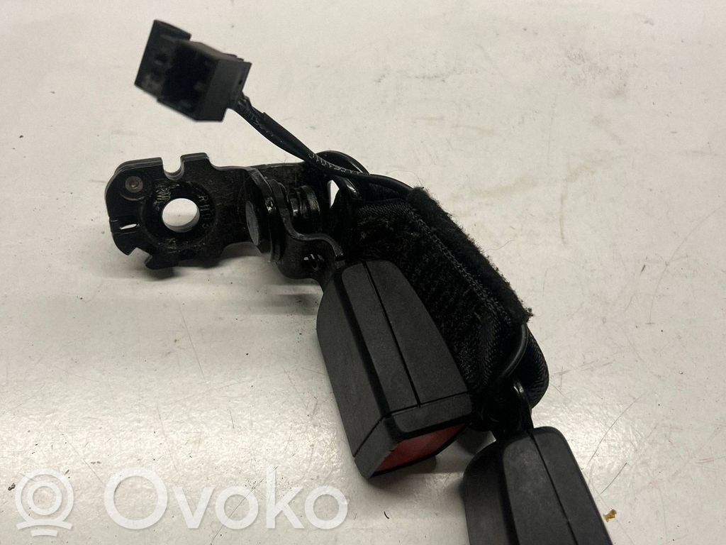 Audi A4 S4 B9 Gurtschloss hinten Mitte