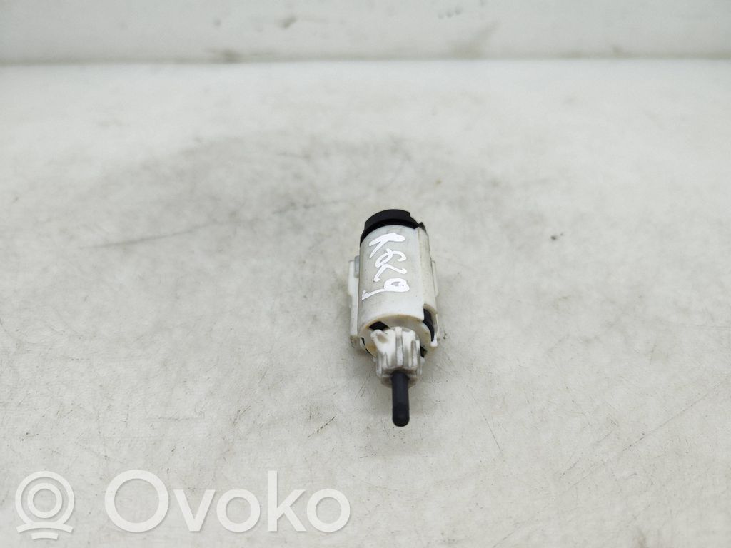 Volkswagen Transporter - Caravelle T5 Interruptor sensor del pedal de freno