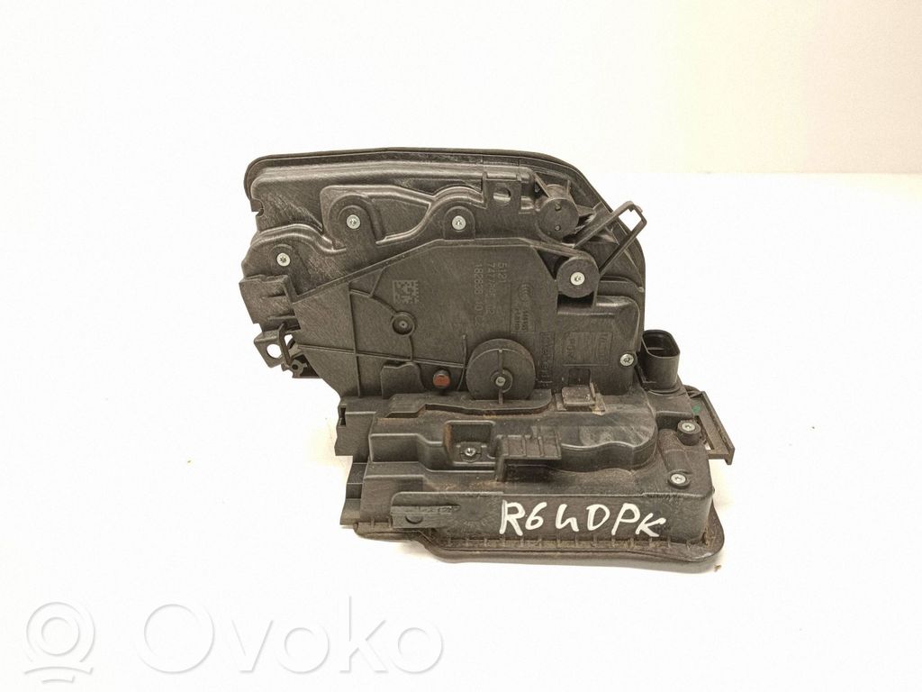 BMW 5 G30 G31 G38 Priekinė durų spyna 