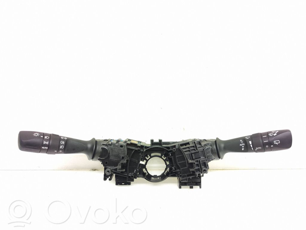 Toyota Prius (XW50) Leva/interruttore dell’indicatore di direzione e tergicristallo