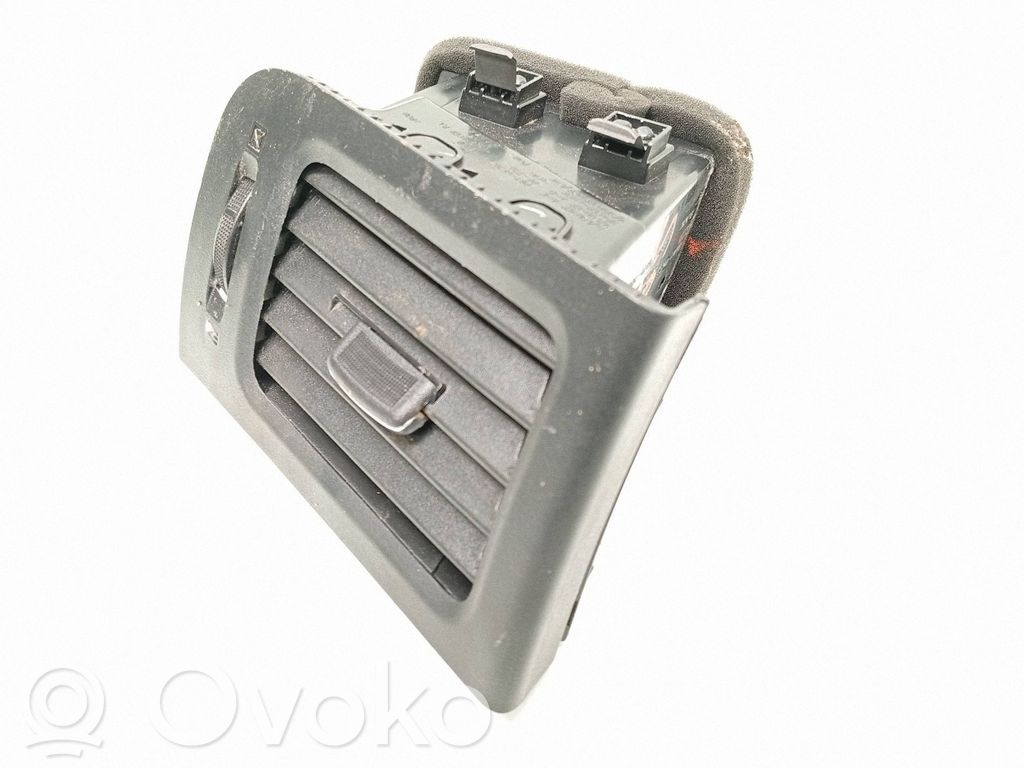 Nissan X-Trail T31 Grilă ventilație/ramă laterală bord