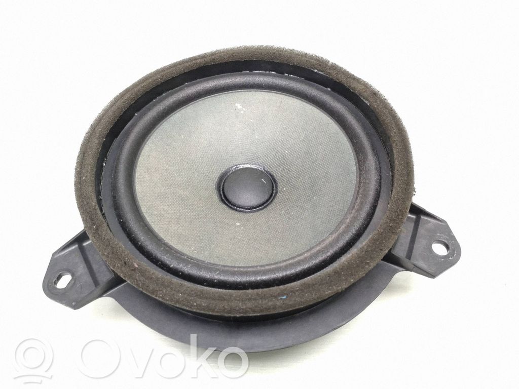 Toyota Auris E180 Enceinte de porte arrière