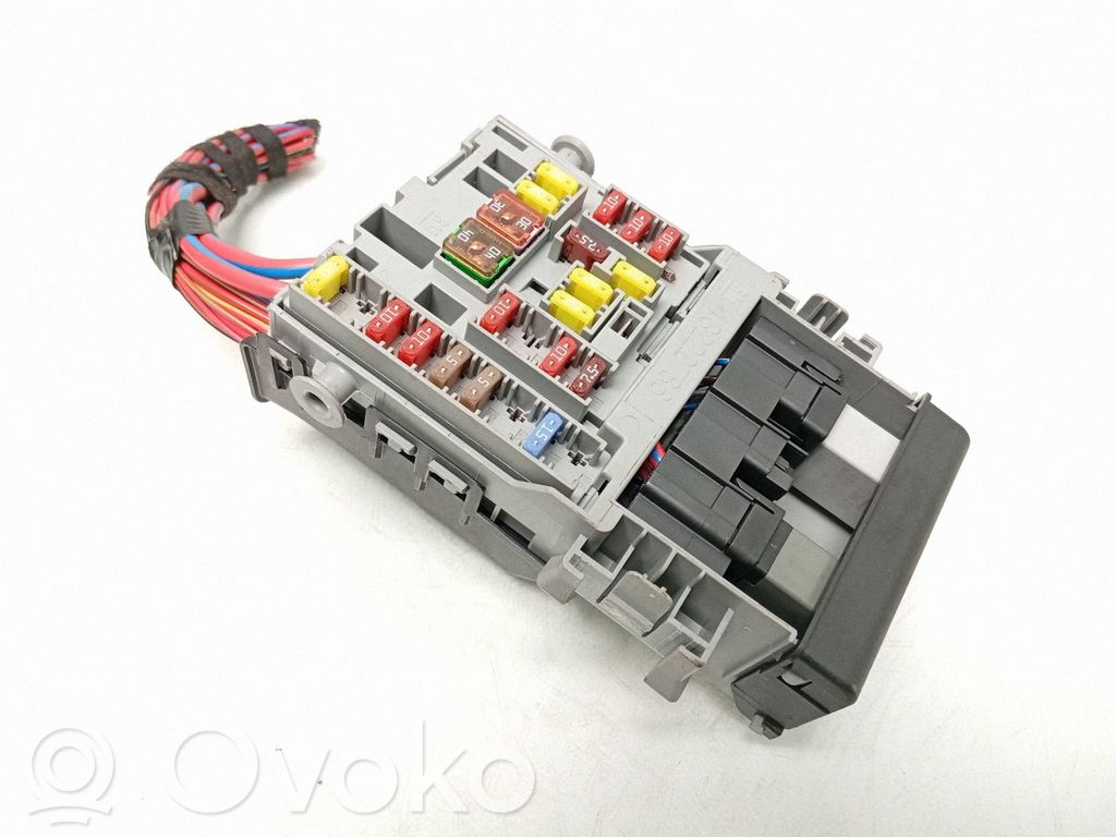 Opel Astra J Module de fusibles