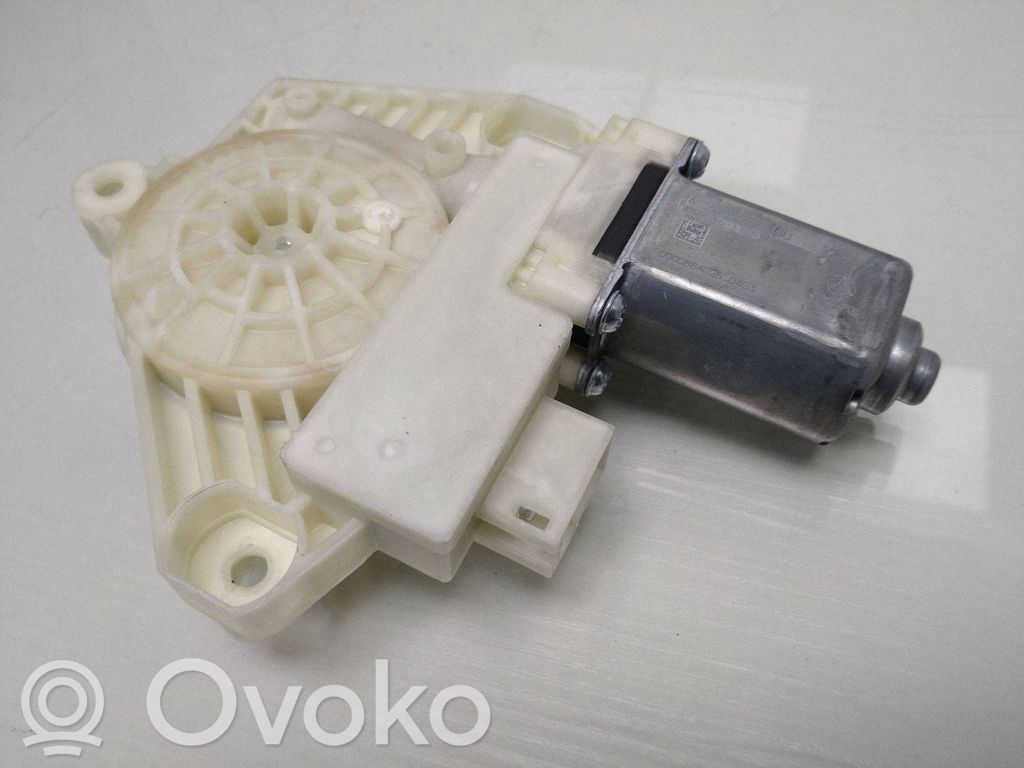 Mercedes-Benz C W205 Moteur de lève-vitre de porte avant 