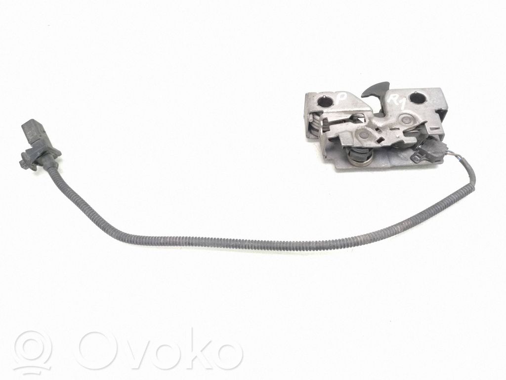 Volkswagen Golf VII Serrure de capot