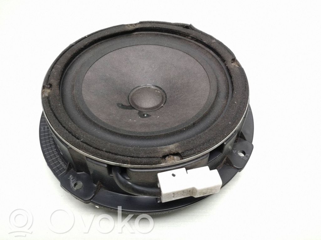 Hyundai Santa Fe Etuoven kaiutin
