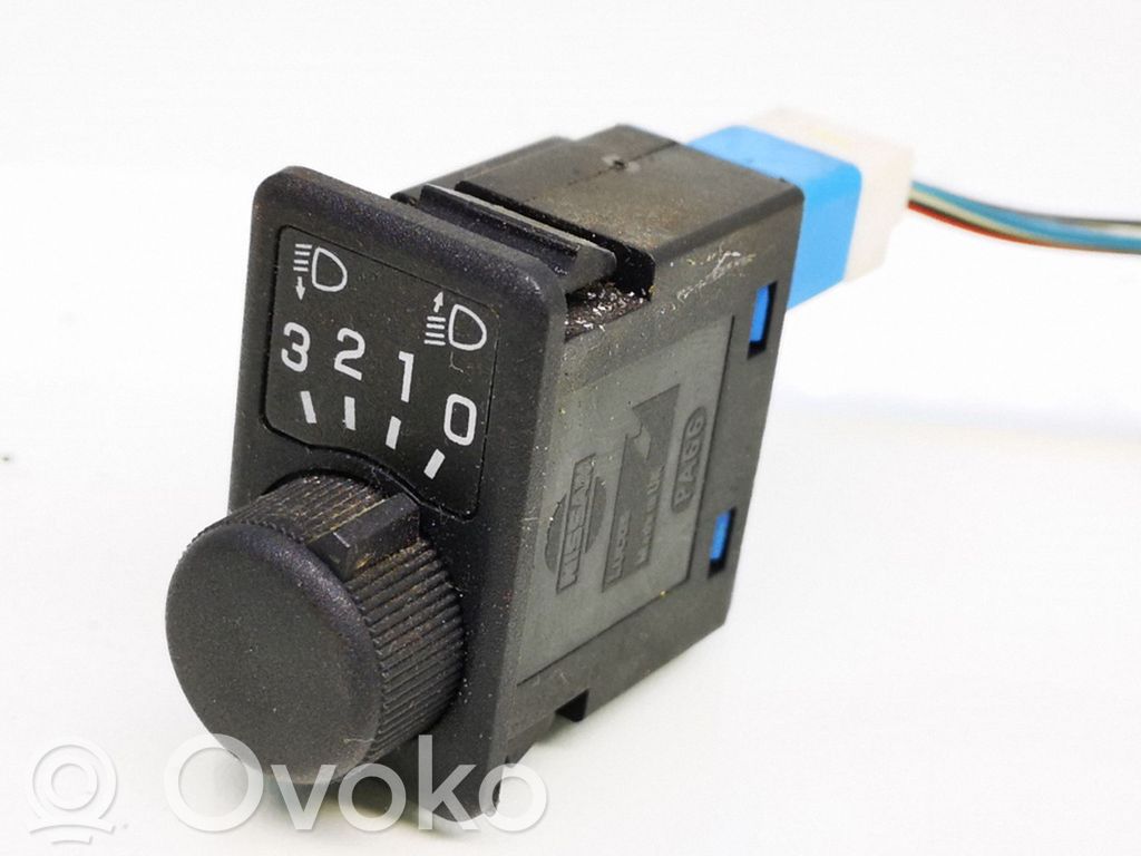 Nissan Primera Headlight level height control switch 