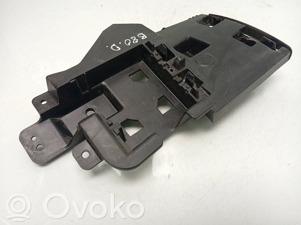 Volvo V60 Takapuskurin kannake 