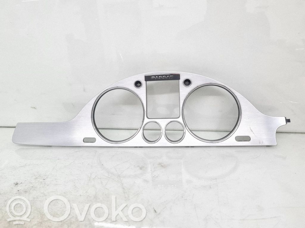 Volkswagen PASSAT B6 Cornice cruscotto