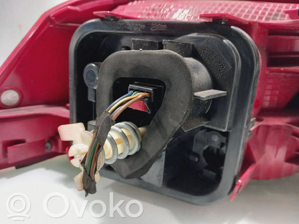 Volkswagen PASSAT B7 Lampa tylna
