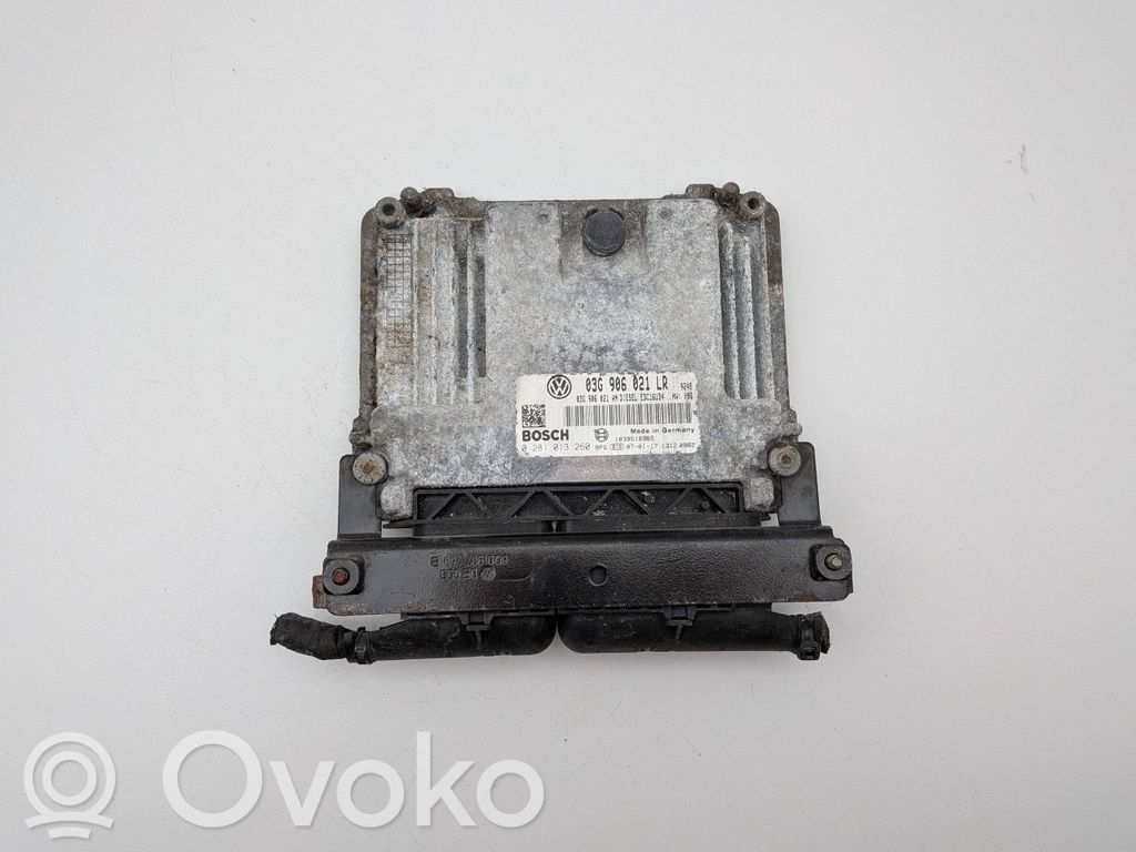 Volkswagen PASSAT B6 Unidad de control/módulo del motor