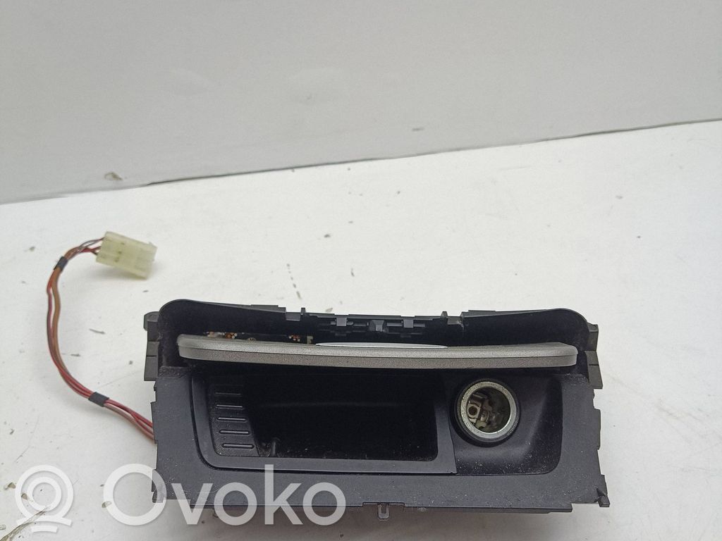 BMW 1 E81 E87 Posacenere (anteriore)
