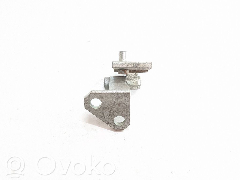 Volkswagen Golf V Rear door upper hinge