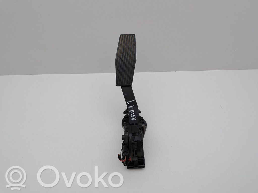 Opel Astra K Pedał gazu / przyspieszenia