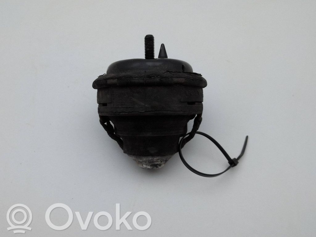 Engine mount bracket   6800012,3507996