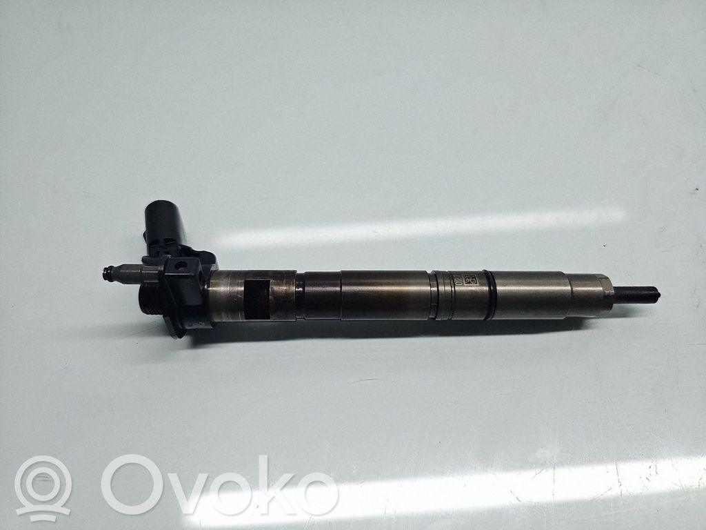 Volkswagen PASSAT B6 Wtryskiwacz paliwa 