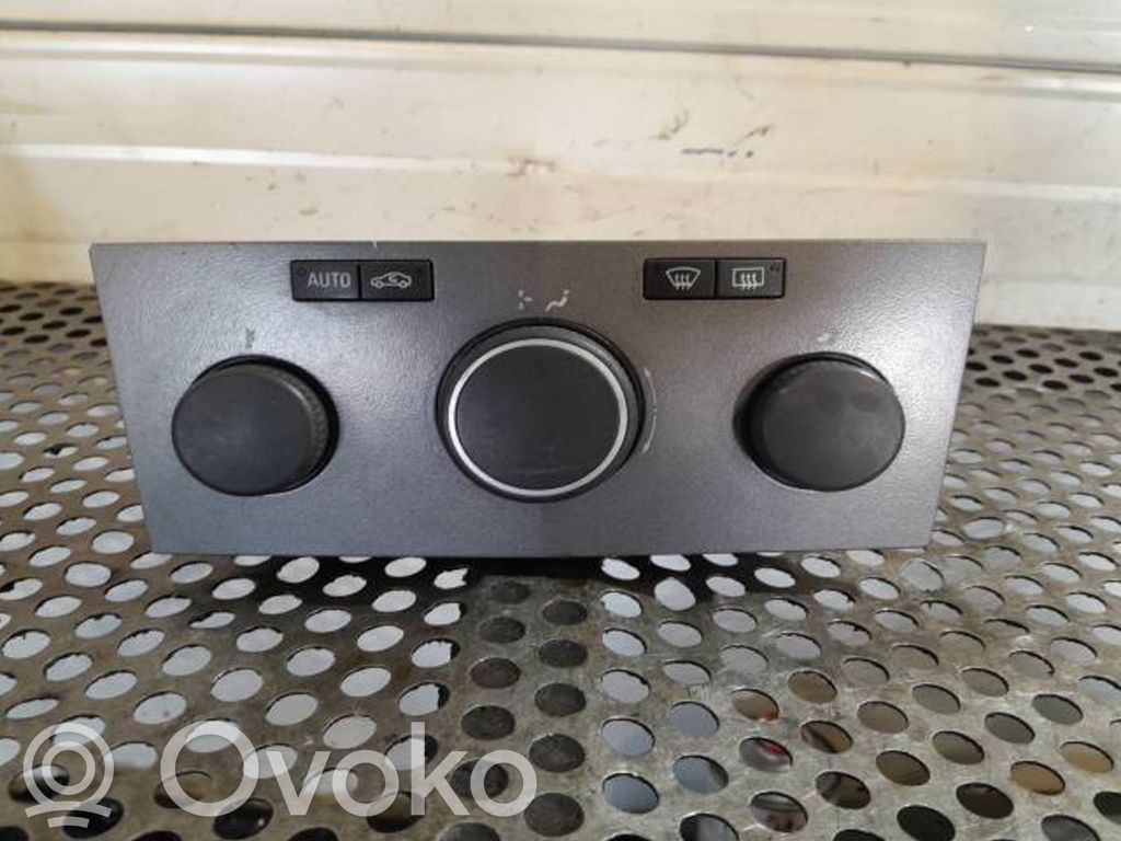 Opel Astra H Oro kondicionieriaus/ klimato/ pečiuko valdymo blokas (salone) 