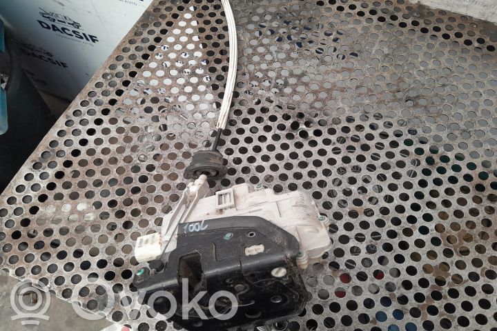 Audi A3 S3 8P Zamek drzwi przednich 