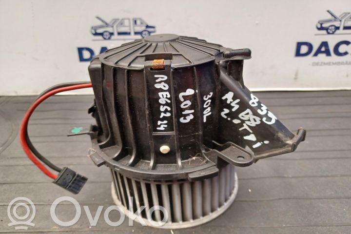 Audi A4 S4 B8 8K Lämmittimen puhallin 
