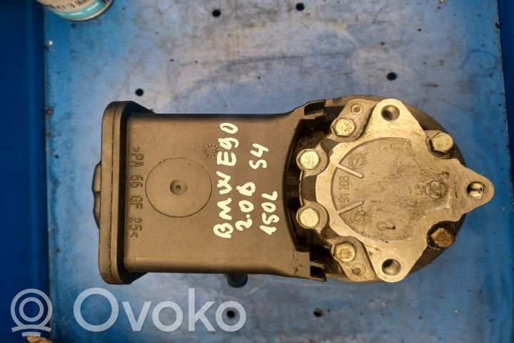 Ohjaustehostimen pumppu   6776123