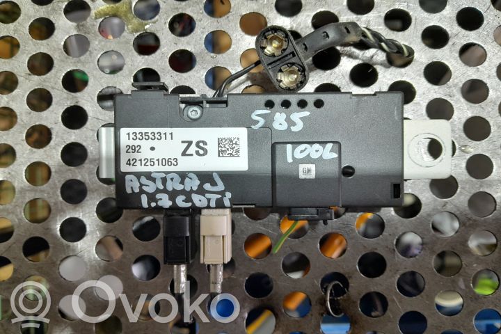 Opel Astra J Sound amplifier 