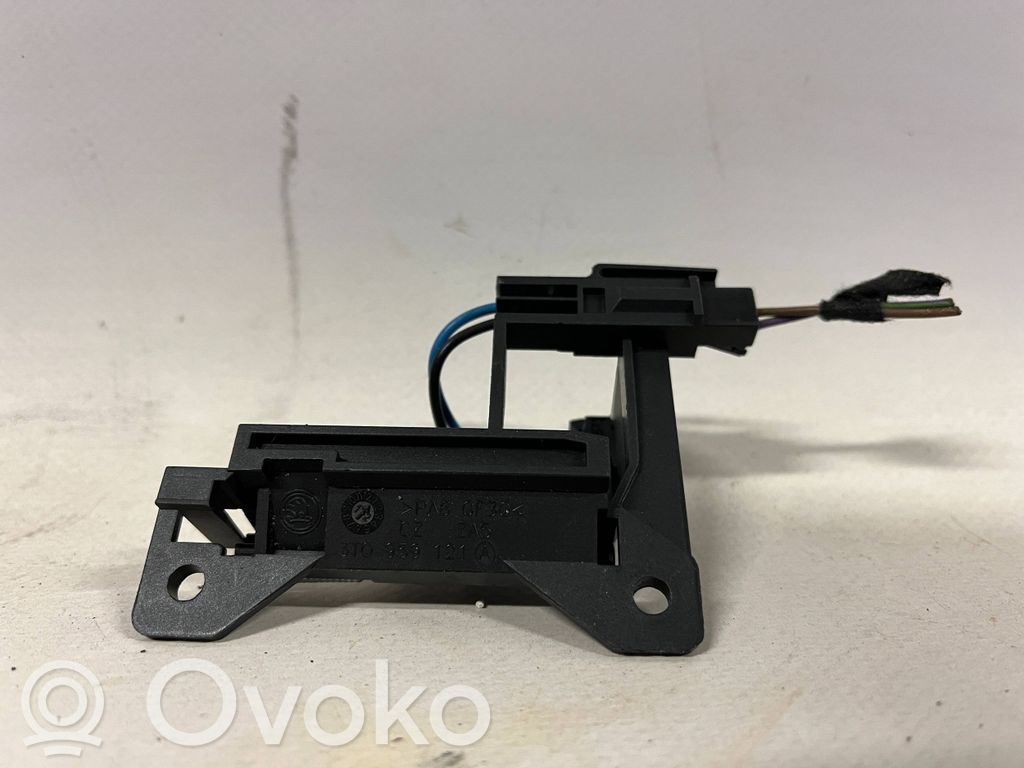 Skoda Superb B6 (3T) Sensor de la puerta trasera 
