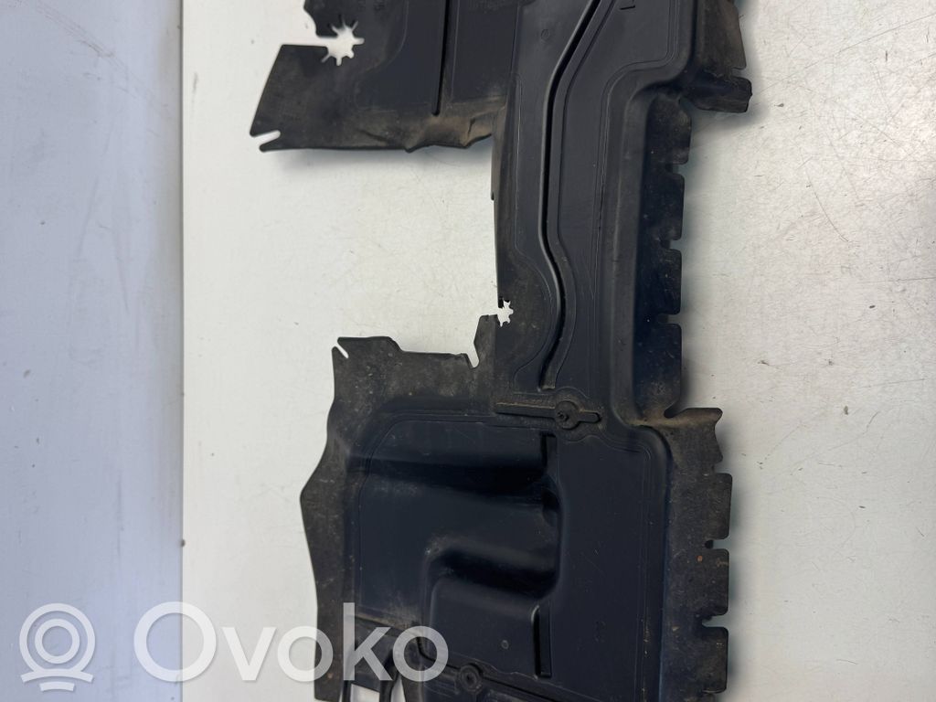 Opel Combo E Moldura del radiador 