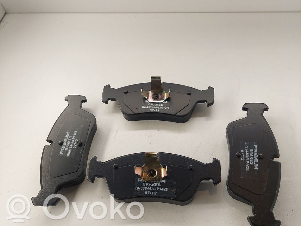 Brake pads (front)   LP1421