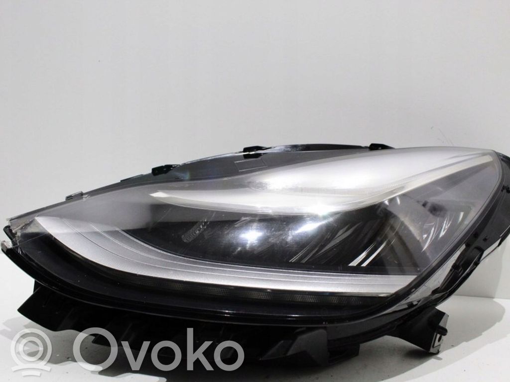 Tesla Model 3 Scheinwerfer 