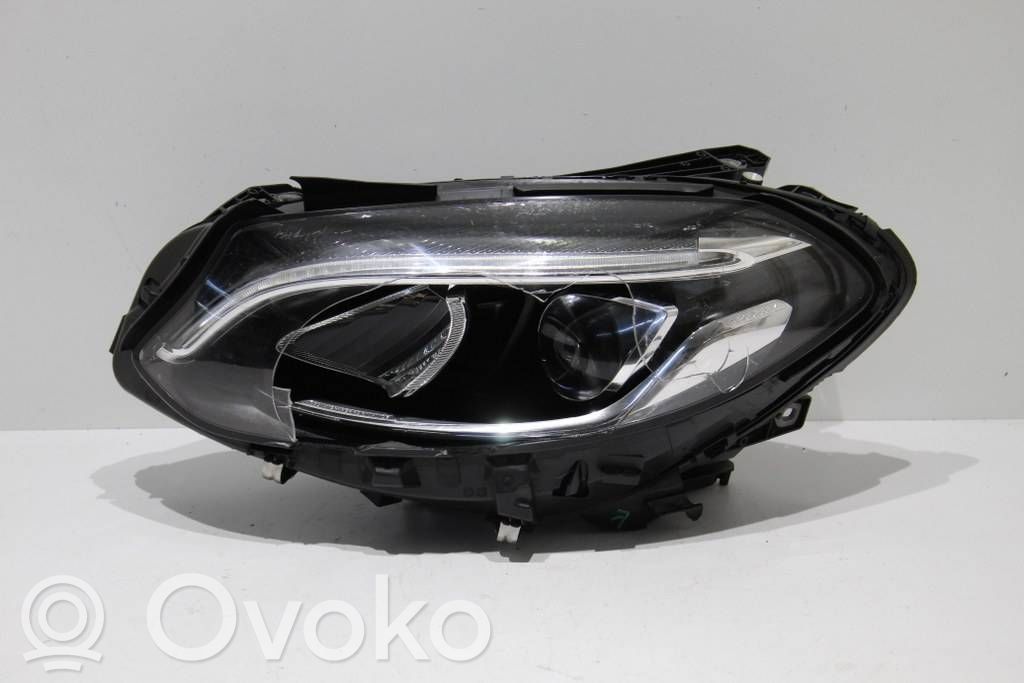Mercedes-Benz B W246 W242 Lampa przednia 