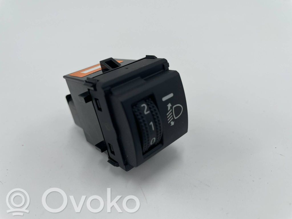 Toyota Corolla Cross Comutator control nivel faruri 