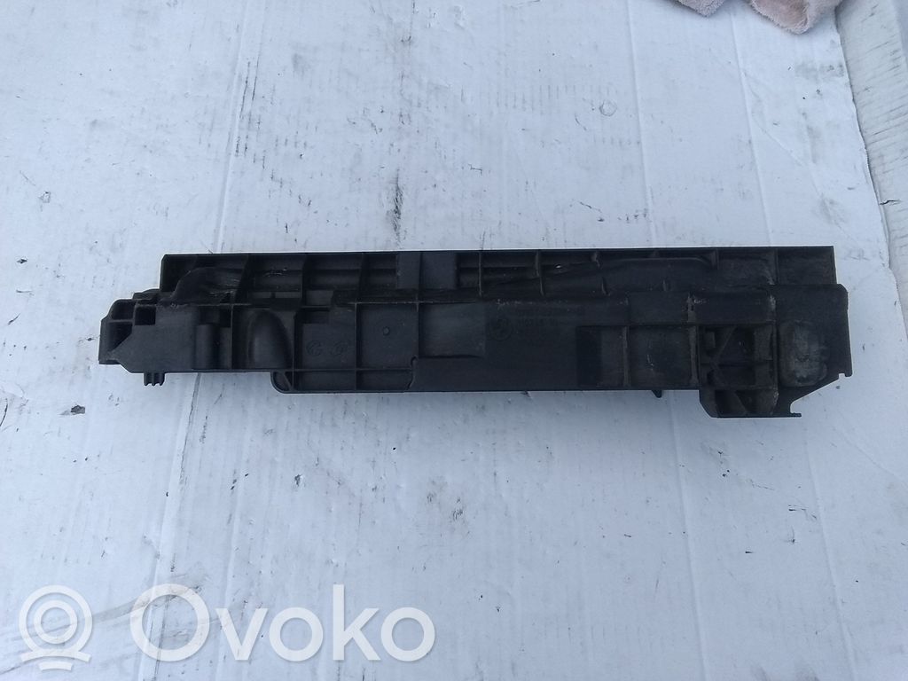 BMW 3 E90 E91 Fixation de radiateur 