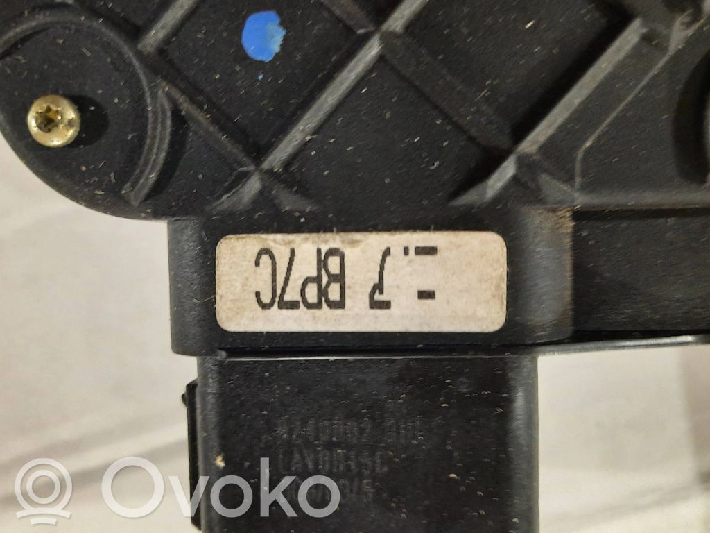 Mazda 3 I Priekšpusē slēdzene 