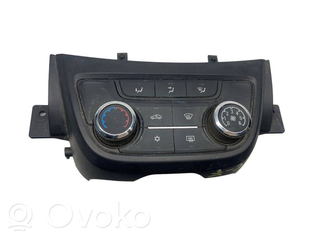 Opel Zafira C Panel klimatyzacji 