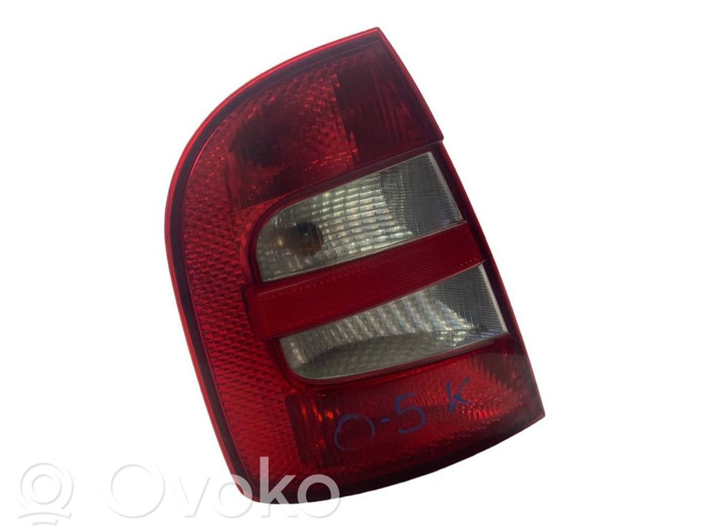 Skoda Fabia Mk1 (6Y) Luz trasera/de freno 