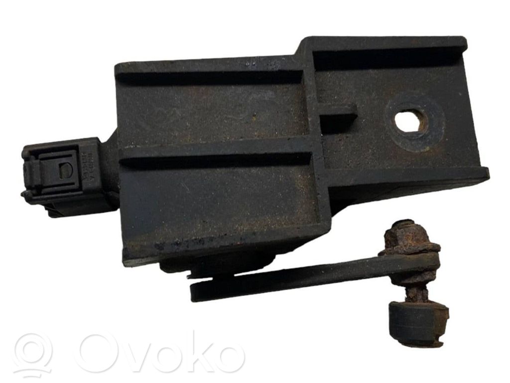 Headlight/headlamp level sensor