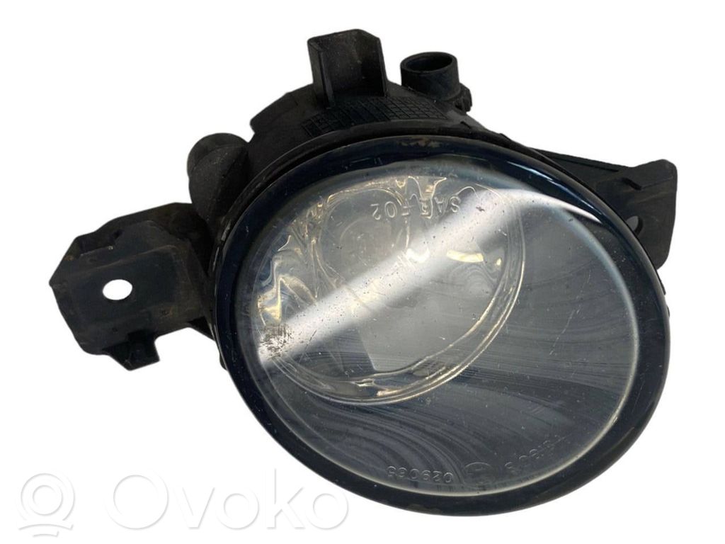 Nissan Primera Miglas lukturis priekšā 