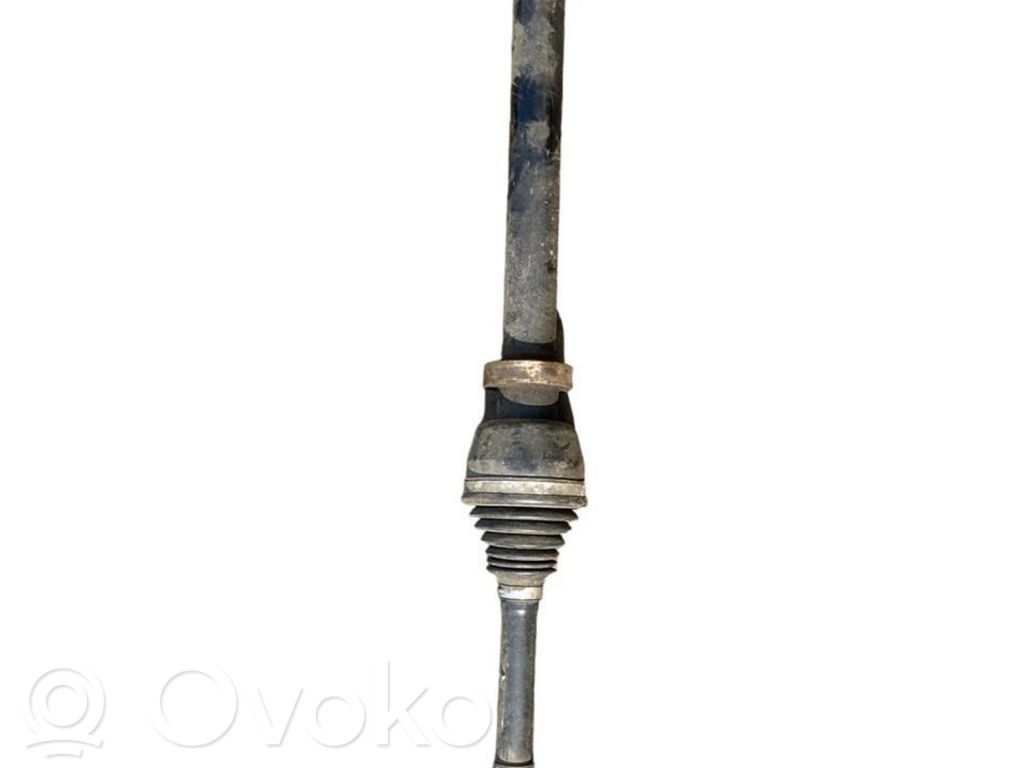 Etuvetoakseli