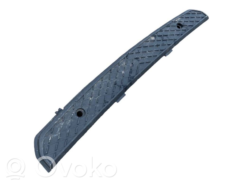 Mercedes-Benz Sprinter W906 Modanatura separatore del paraurti anteriore 