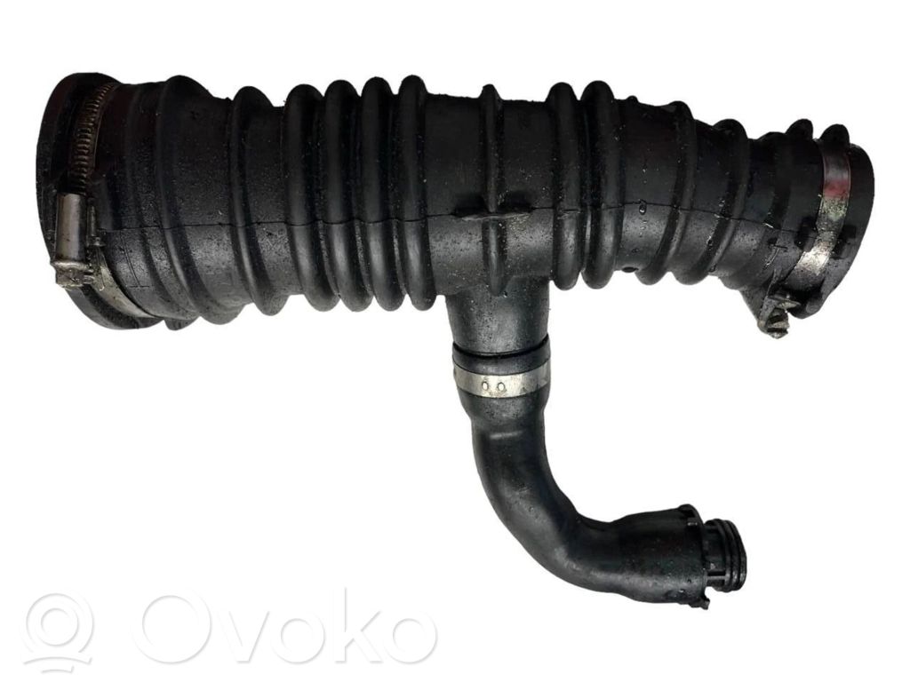 Ford Focus Turboahtimen ilmanoton letku 