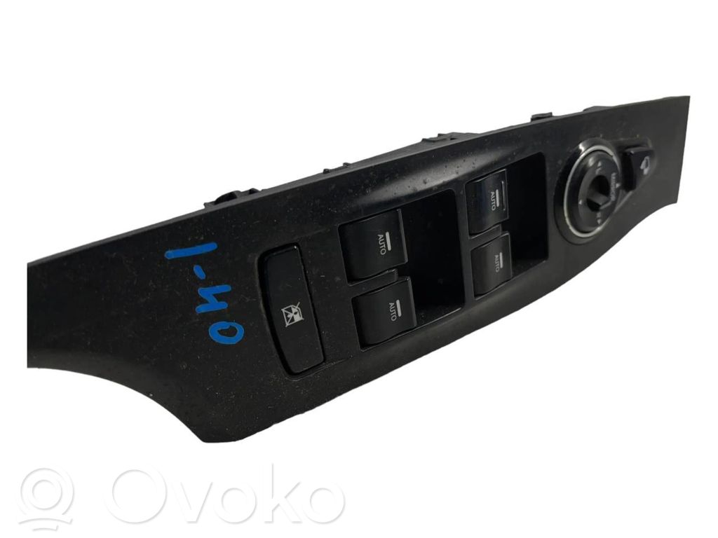 Hyundai i40 Electric window control switch 