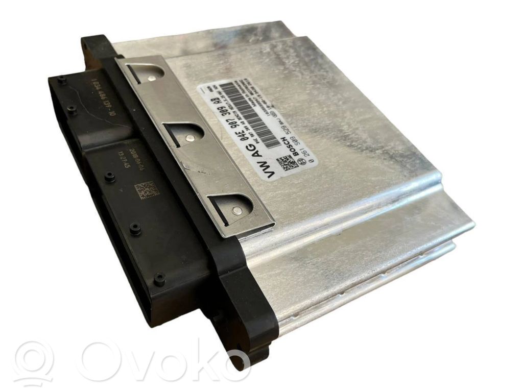 Volkswagen PASSAT B8 Engine control unit/module 