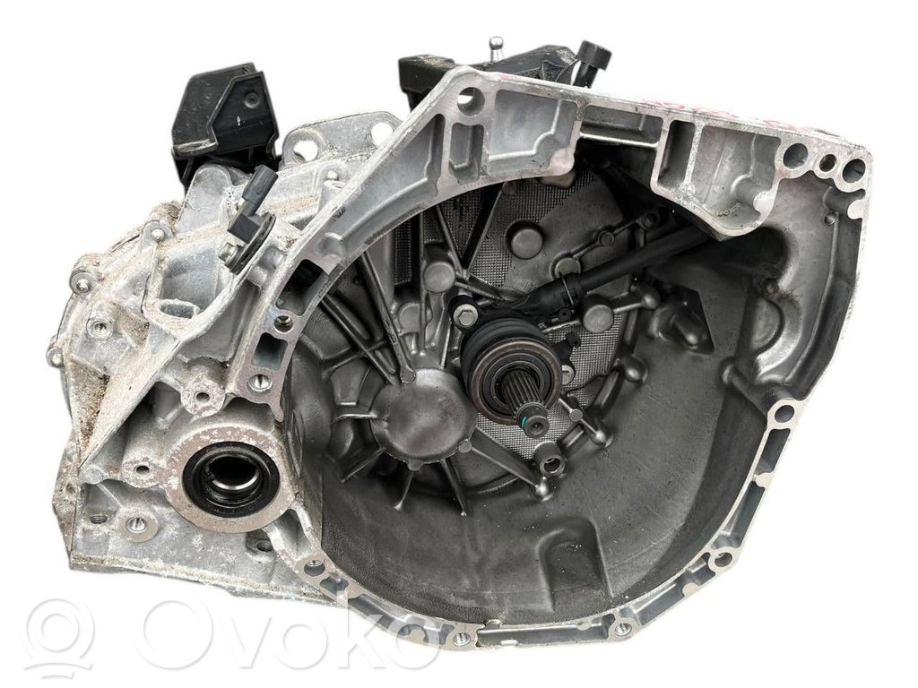 Nissan Qashqai J12 Manual 6 speed gearbox 