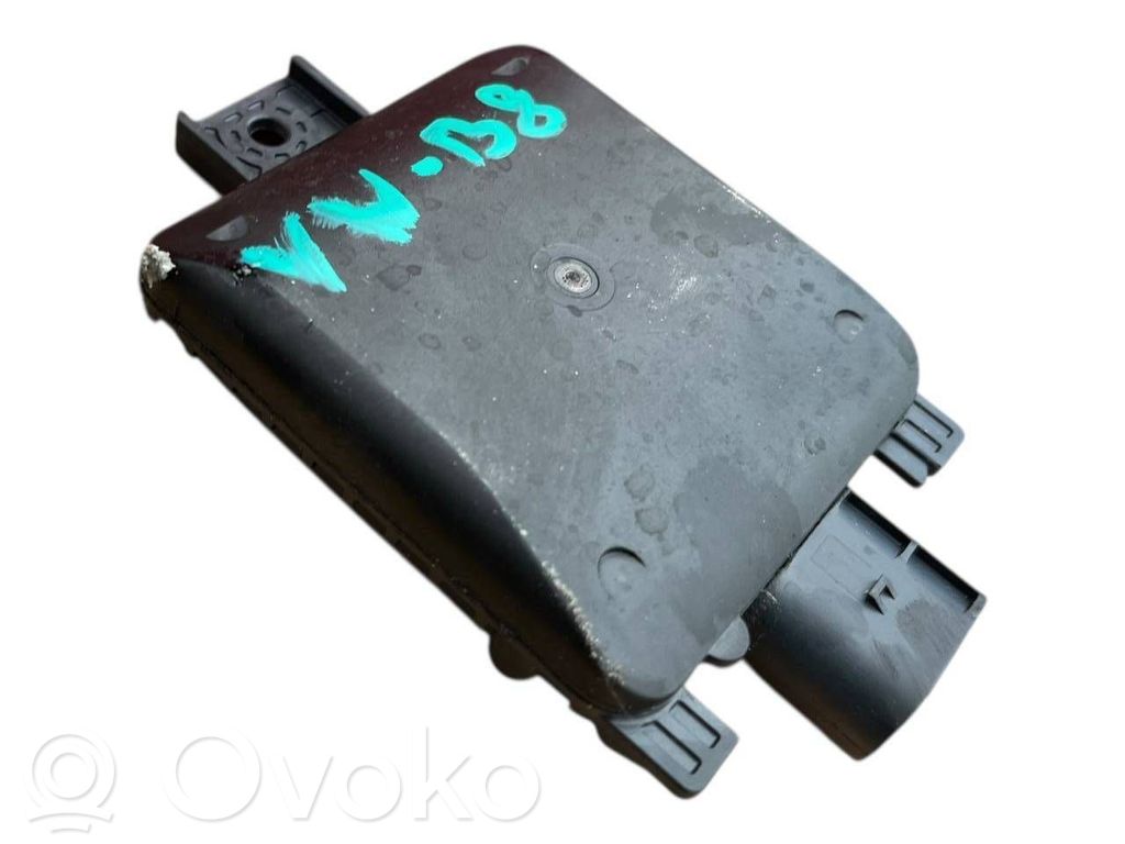 Volkswagen PASSAT B8 Distronic sensor radar 