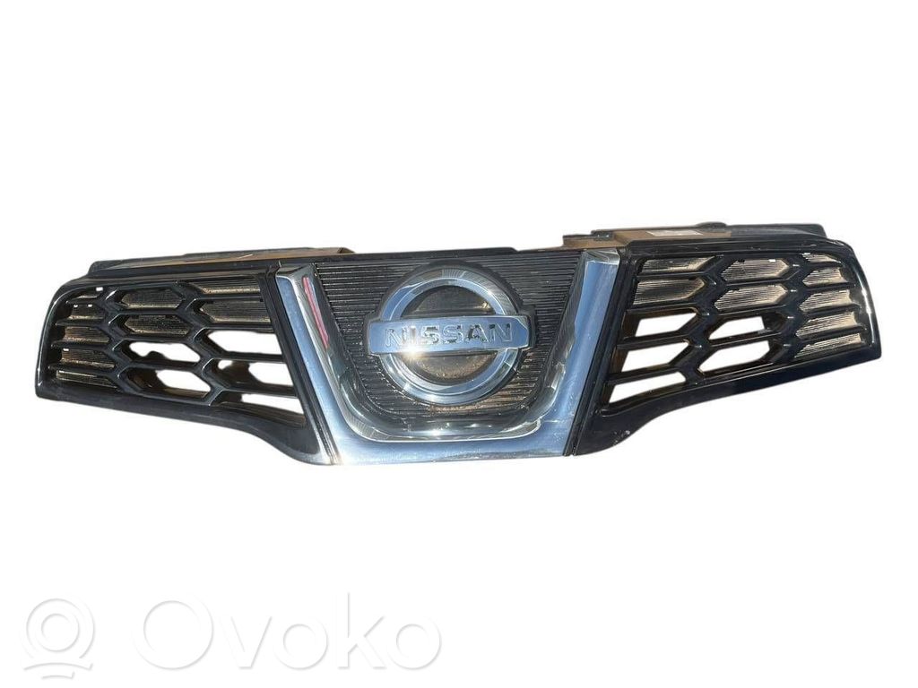 Nissan Qashqai Front bumper upper radiator grill 