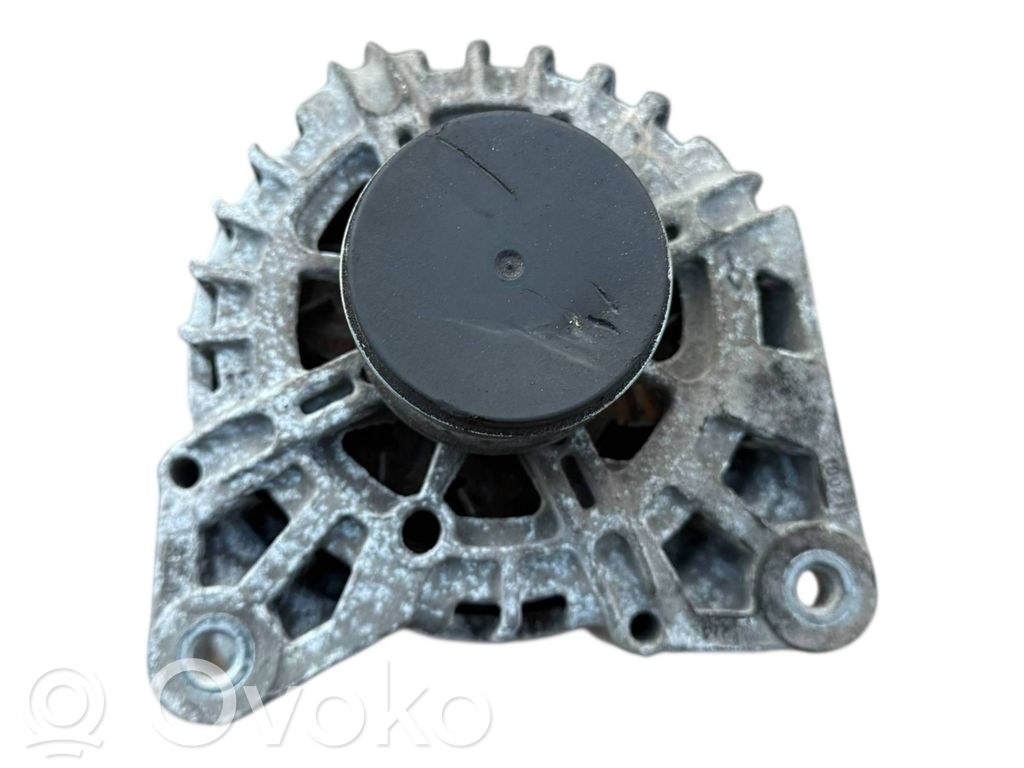 Renault Clio IV Ģenerators 