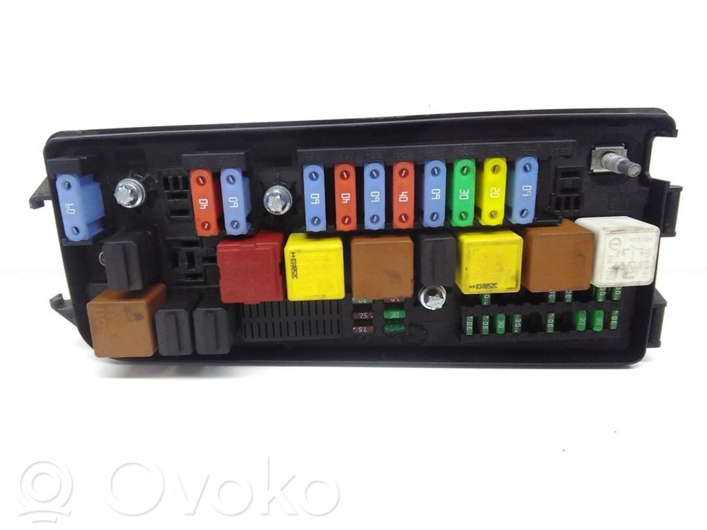 Opel Vectra C Fuse module 