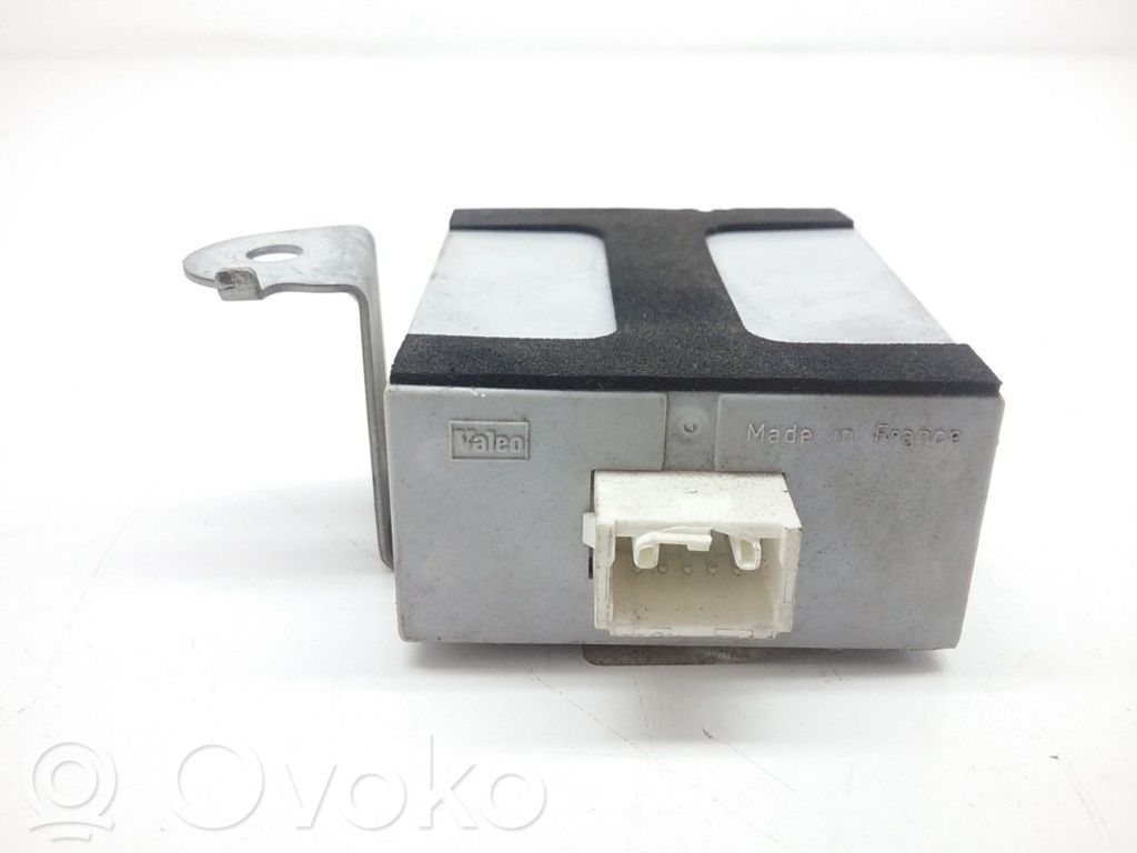 Toyota Corolla E120 E130 Unité de commande / module de verrouillage centralisé porte 