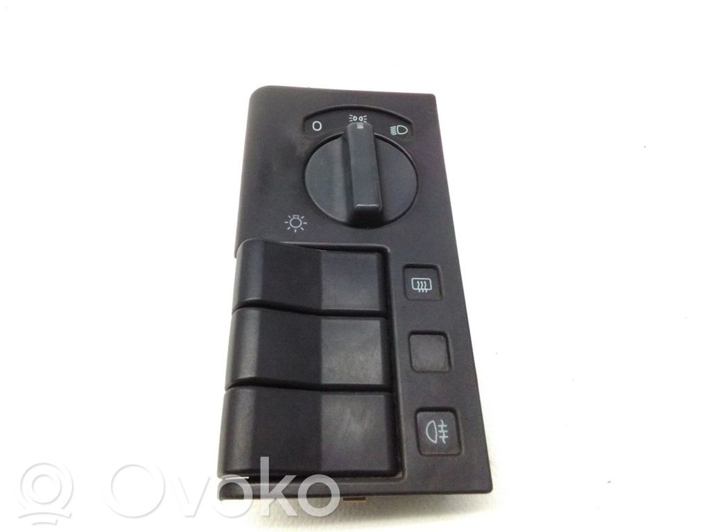 Light switch   447850